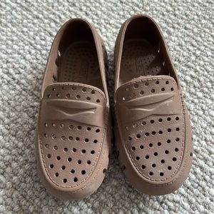 Size 8 Brown Floafers